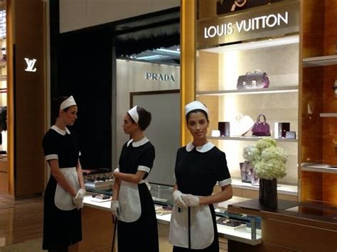 dress code for louis vuitton employees|Louis Vuitton uniform.